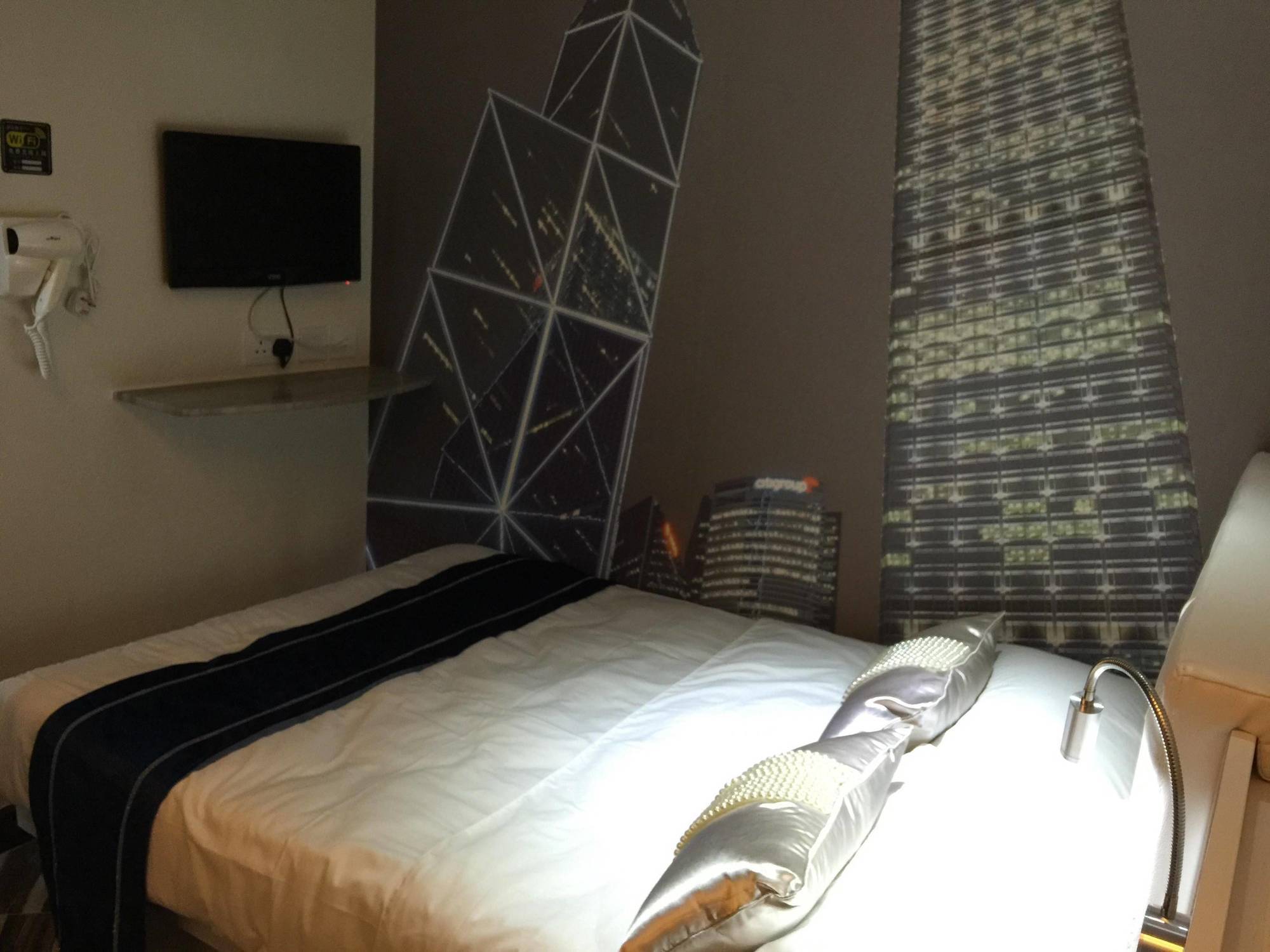 Move Inn Гонконг Экстерьер фото